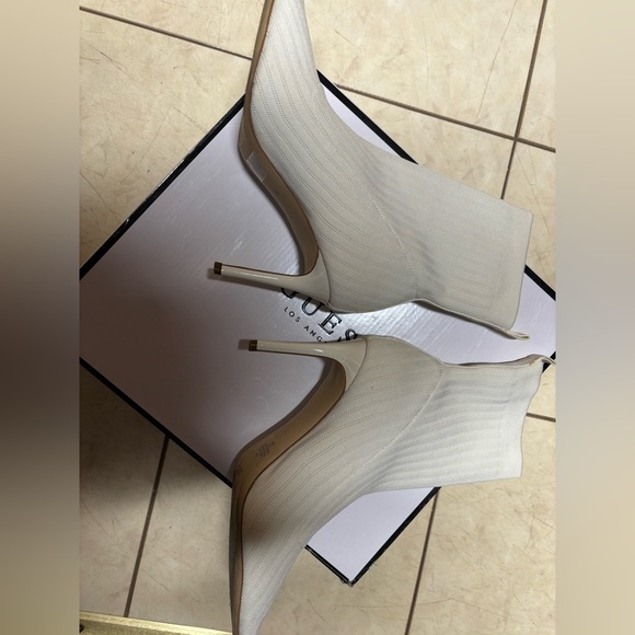 GUESS knit sock bootie sz 7.5 heel is 2.67 in - Picture 3 of 6